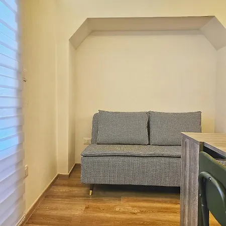 Maison Monique
